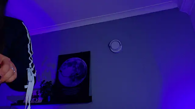 KeendraFox  online show from April 13, 2026, 10:10 am