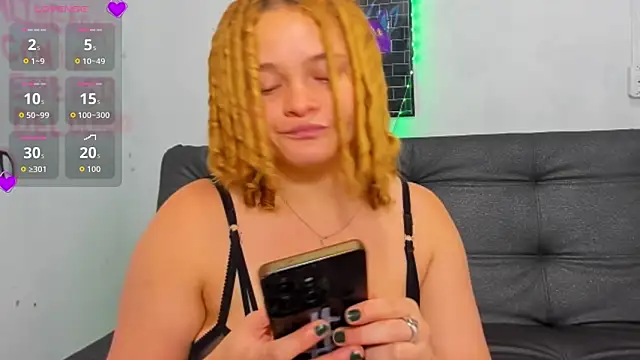 Cherrysweetyx online show from December 16, 2025, 12:43 pm