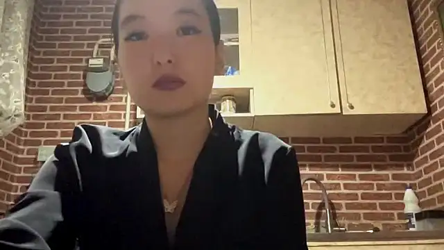 EmmaLeexth online show from September 19, 2025, 2:18 pm