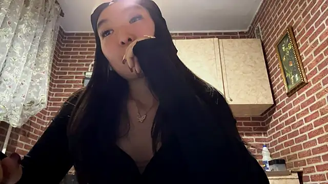 EmmaLeexth online show from September 25, 2025, 1:59 pm