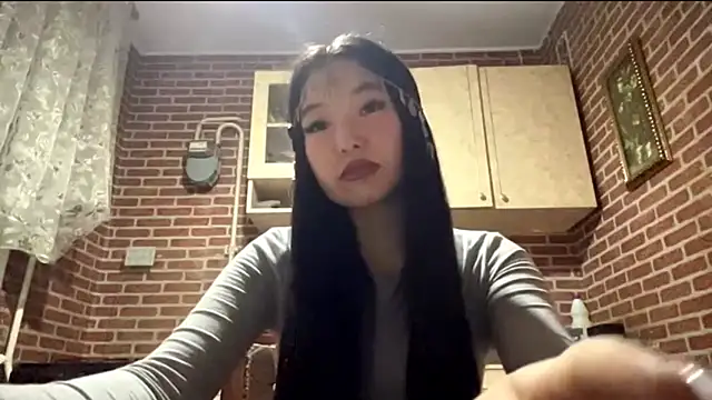 Snapshot of EmmaLeexth chatting on November 22, 2025, 1:10 pm EmmaLeexth online show from November 22, 2025, 1:10 pm