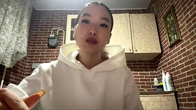 Snapshot of EmmaLeexth chatting on December 20, 2025, 2:02 pm EmmaLeexth online show from December 20, 2025, 2:02 pm