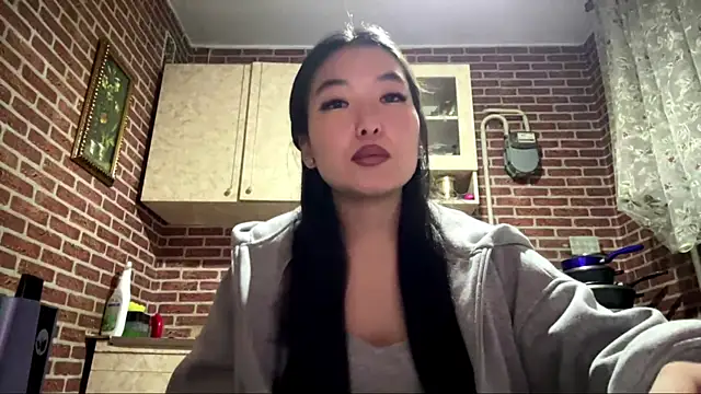 Snapshot of EmmaLeexth chatting on January 14, 2026, 2:44 pm EmmaLeexth online show from January 14, 2026, 2:44 pm