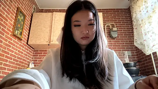 EmmaLeexth online show from March 26, 2026, 10:21 am