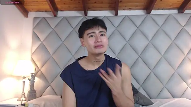 Clement Reyes online show from October 19, 2025, 1:23 pm