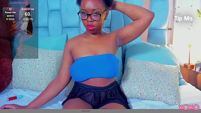 Snapshot of hazellanee chatting on May 10, 2026, 9:53 pm hazellanee online show from May 10, 2026, 9:53 pm
