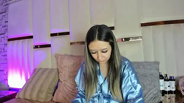 Snapshot of ANLLELOAndANGELA chatting on May 7, 2026, 5:18 pm ANLLELOAndANGELA online show from May 7, 2026, 5:18 pm