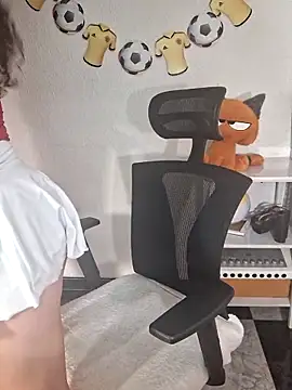 Snapshot of Lina_444 chatting on June 18, 2026, 1:28 am Lina 444 online show from June 18, 2026, 1:28 am