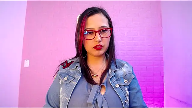 Sara1126  online show from October 18, 2025, 4:04 am