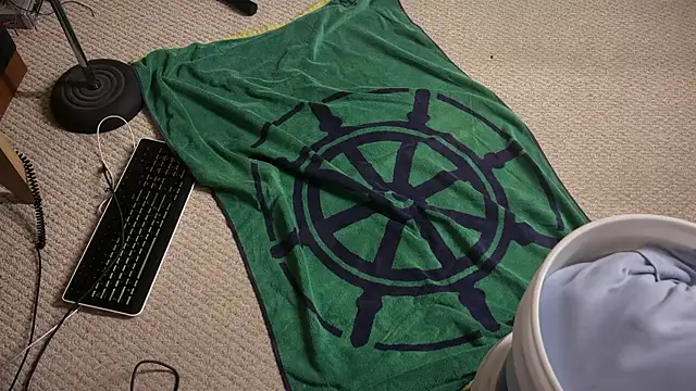 Doanything4you online show from April 10, 2026, 4:39 am