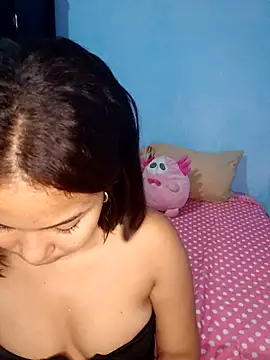 little onixx online show from November 9, 2025, 4:38 pm