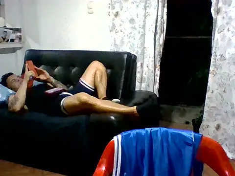 Snapshot of XavierFox1 chatting on September 25, 2025, 12:47 am XavierFox1 online show from September 25, 2025, 12:47 am