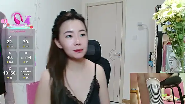 Snapshot of sallycui chatting on November 26, 2025, 11:44 am sallycui online show from November 26, 2025, 11:44 am