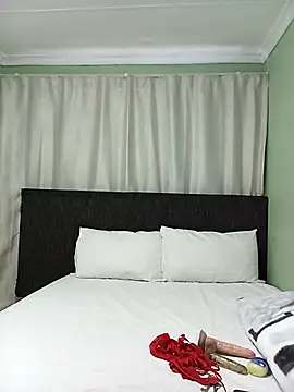 BubblyBeautiful online show from November 29, 2025, 10:51 am