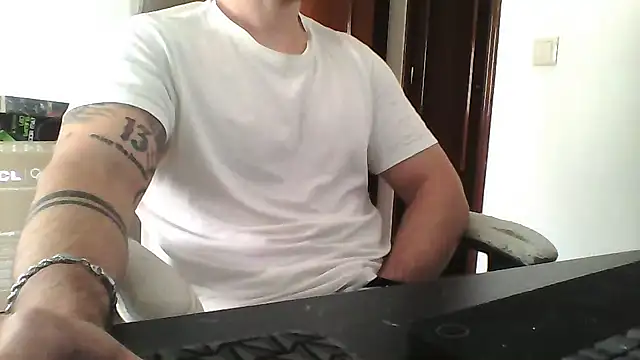 yourfantasy777 online show from April 11, 2026, 3:27 pm