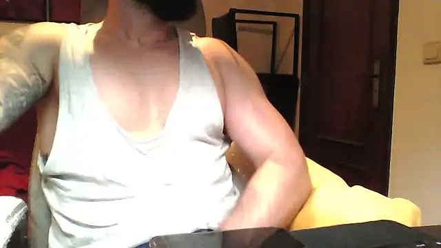 Snapshot of yourfantasy777 chatting on May 1, 2026, 10:47 pm yourfantasy777 online show from May 1, 2026, 10:47 pm