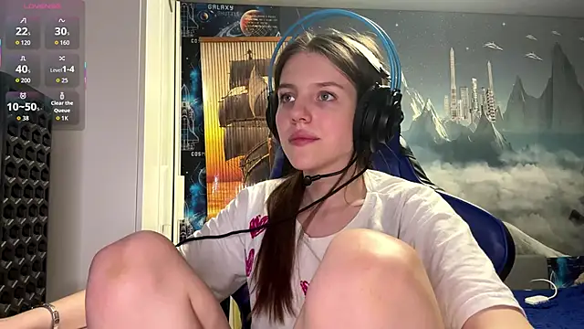 Elira Breeze online show from February 17, 2026, 5:41 pm