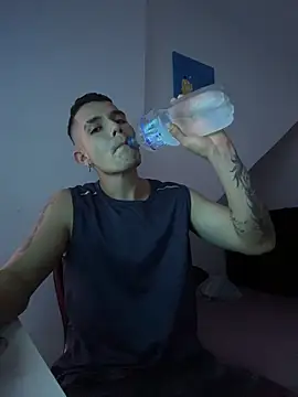 Snapshot of BooyHott_ chatting on December 1, 2025, 9:09 pm BooyHott online show from December 1, 2025, 9:09 pm