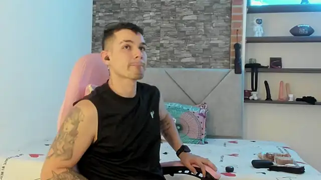 Snapshot of BooyHott_ chatting on January 15, 2026, 7:17 pm BooyHott online show from January 15, 2026, 7:17 pm