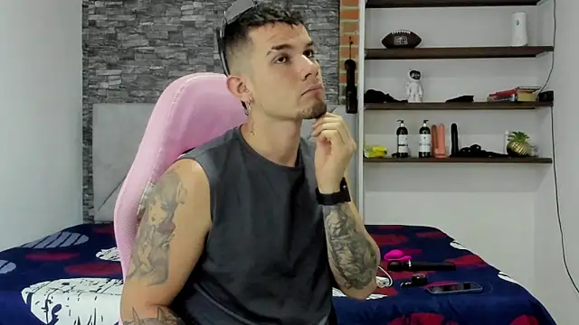 Snapshot of BooyHott_ chatting on February 25, 2026, 7:45 pm BooyHott online show from February 25, 2026, 7:45 pm