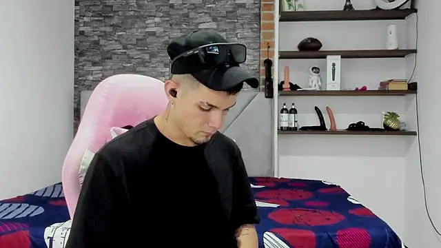 Snapshot of BooyHott_ chatting on February 26, 2026, 7:24 pm BooyHott online show from February 26, 2026, 7:24 pm