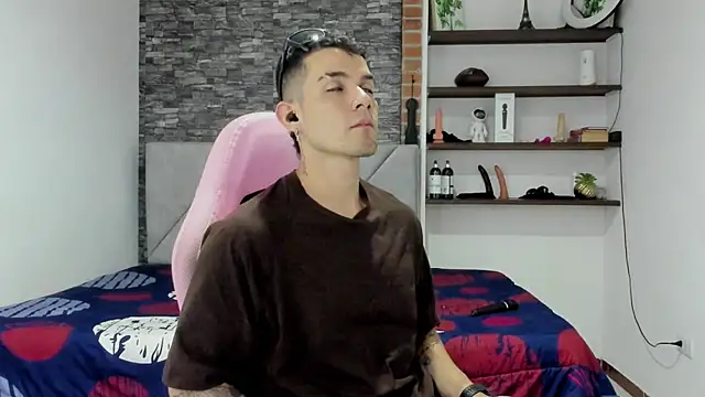 Snapshot of BooyHott_ chatting on February 27, 2026, 7:14 pm BooyHott online show from February 27, 2026, 7:14 pm