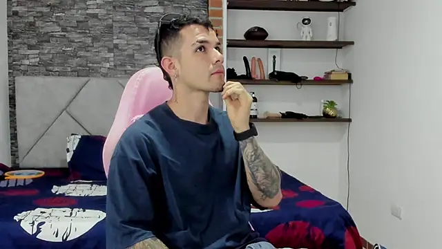 Snapshot of BooyHott_ chatting on March 1, 2026, 7:38 pm BooyHott online show from March 1, 2026, 7:38 pm