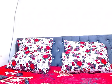 Snapshot of SexyCurves96 chatting on October 2, 2025, 8:54 am SexyCurves96 online show from October 2, 2025, 8:54 am