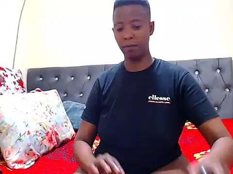 Snapshot of SexyCurves96 chatting on October 4, 2025, 7:12 pm SexyCurves96 online show from October 4, 2025, 7:12 pm