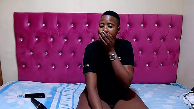 Snapshot of SexyCurves96 chatting on October 5, 2025, 7:17 am SexyCurves96 online show from October 5, 2025, 7:17 am