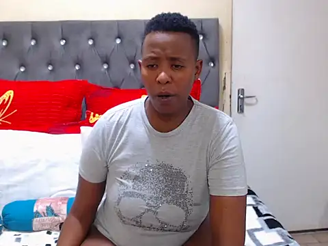 Snapshot of SexyCurves96 chatting on October 8, 2025, 9:01 pm SexyCurves96 online show from October 8, 2025, 9:01 pm