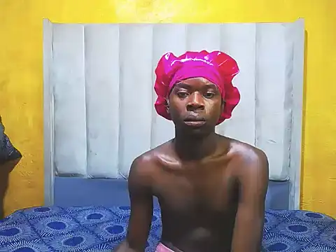 SexyBear012 online show from September 22, 2025, 12:40 pm