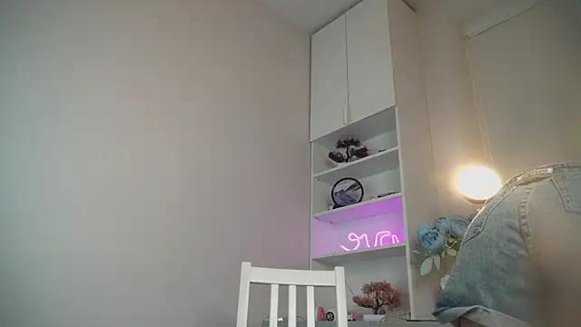 Snapshot of lovekissmes chatting on September 24, 2025, 2:09 pm lovekissmes online show from September 24, 2025, 2:09 pm