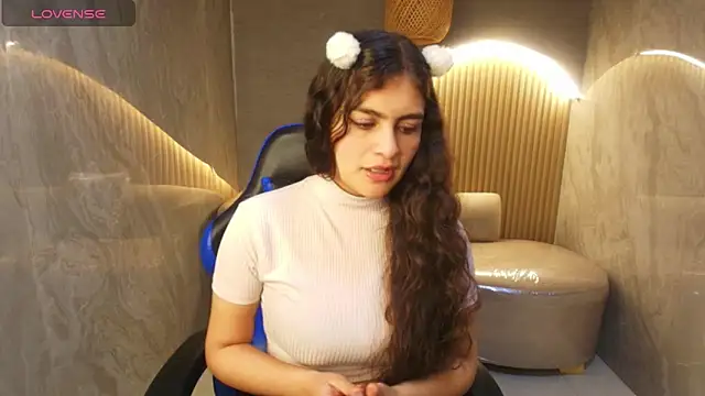 dany r  online show from October 6, 2025, 1:19 pm