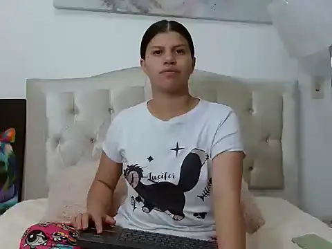 Snapshot of Arianaskyblue chatting on September 28, 2025, 6:41 am Arianaskyblue online show from September 28, 2025, 6:41 am