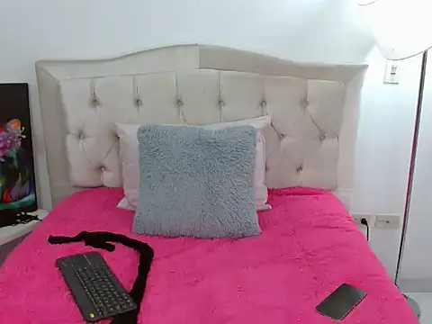 Snapshot of Arianaskyblue chatting on October 9, 2025, 11:58 pm Arianaskyblue online show from October 9, 2025, 11:58 pm