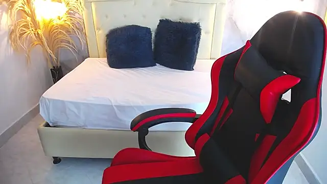 Samy moore14 online show from October 11, 2025, 3:43 pm