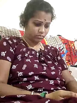 sweetqueen143 online show from November 19, 2025, 4:18 pm