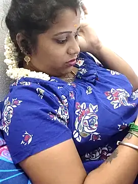 sweetqueen143 online show from April 5, 2026, 5:43 pm