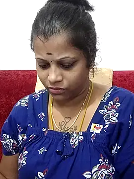 Snapshot of sweetqueen143 chatting on April 19, 2026, 2:55 am sweetqueen143 online show from April 19, 2026, 2:55 am