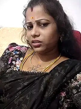 Snapshot of sweetqueen143 chatting on April 20, 2026, 5:59 pm sweetqueen143 online show from April 20, 2026, 5:59 pm