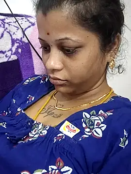 Snapshot of sweetqueen143 chatting on April 24, 2026, 3:53 am sweetqueen143 online show from April 24, 2026, 3:53 am