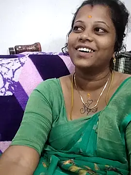 Snapshot of sweetqueen143 chatting on April 27, 2026, 6:00 am sweetqueen143 online show from April 27, 2026, 6:00 am