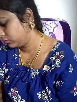 Snapshot of sweetqueen143 chatting on May 13, 2026, 6:22 am sweetqueen143 online show from May 13, 2026, 6:22 am