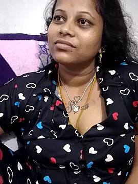 Snapshot of sweetqueen143 chatting on May 16, 2026, 3:44 pm sweetqueen143 online show from May 16, 2026, 3:44 pm