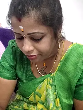 Snapshot of sweetqueen143 chatting on May 21, 2026, 4:08 am sweetqueen143 online show from May 21, 2026, 4:08 am