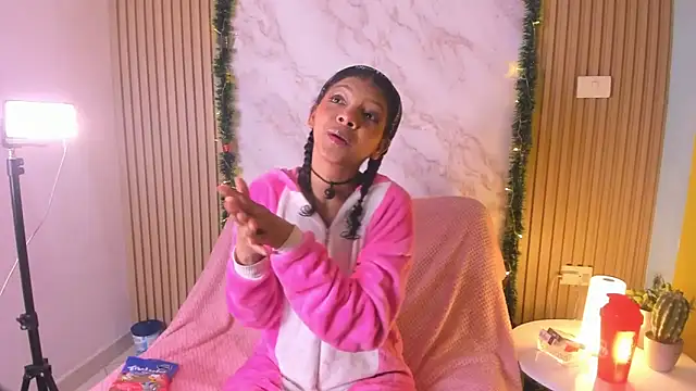 natalia blue online show from December 22, 2025, 5:04 am