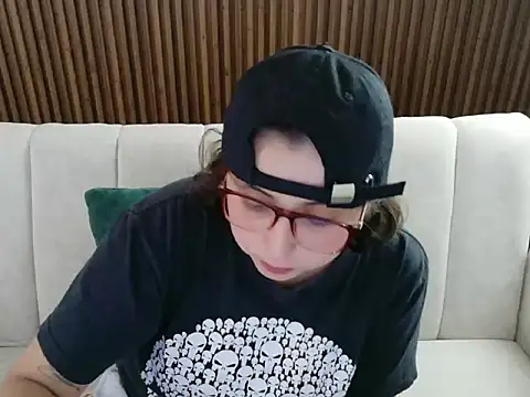 dirty feelena online show from February 5, 2026, 4:00 pm