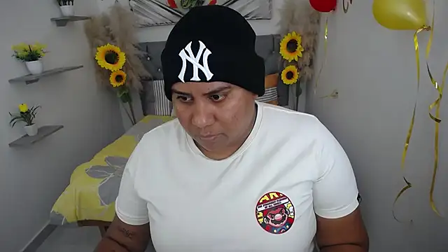 Snapshot of hotlesby_valery chatting on October 11, 2025, 7:01 pm hotlesby valery online show from October 11, 2025, 7:01 pm