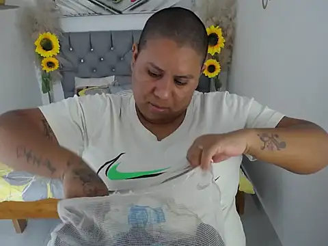 Snapshot of hotlesby_valery chatting on December 15, 2025, 8:02 pm hotlesby valery online show from December 15, 2025, 8:02 pm